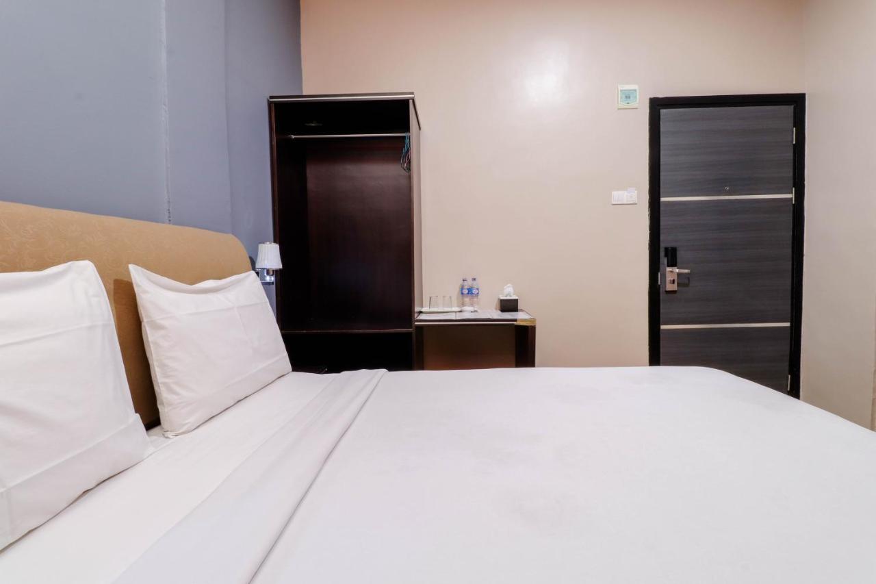 Hotel Blitz Batam Exteriér fotografie