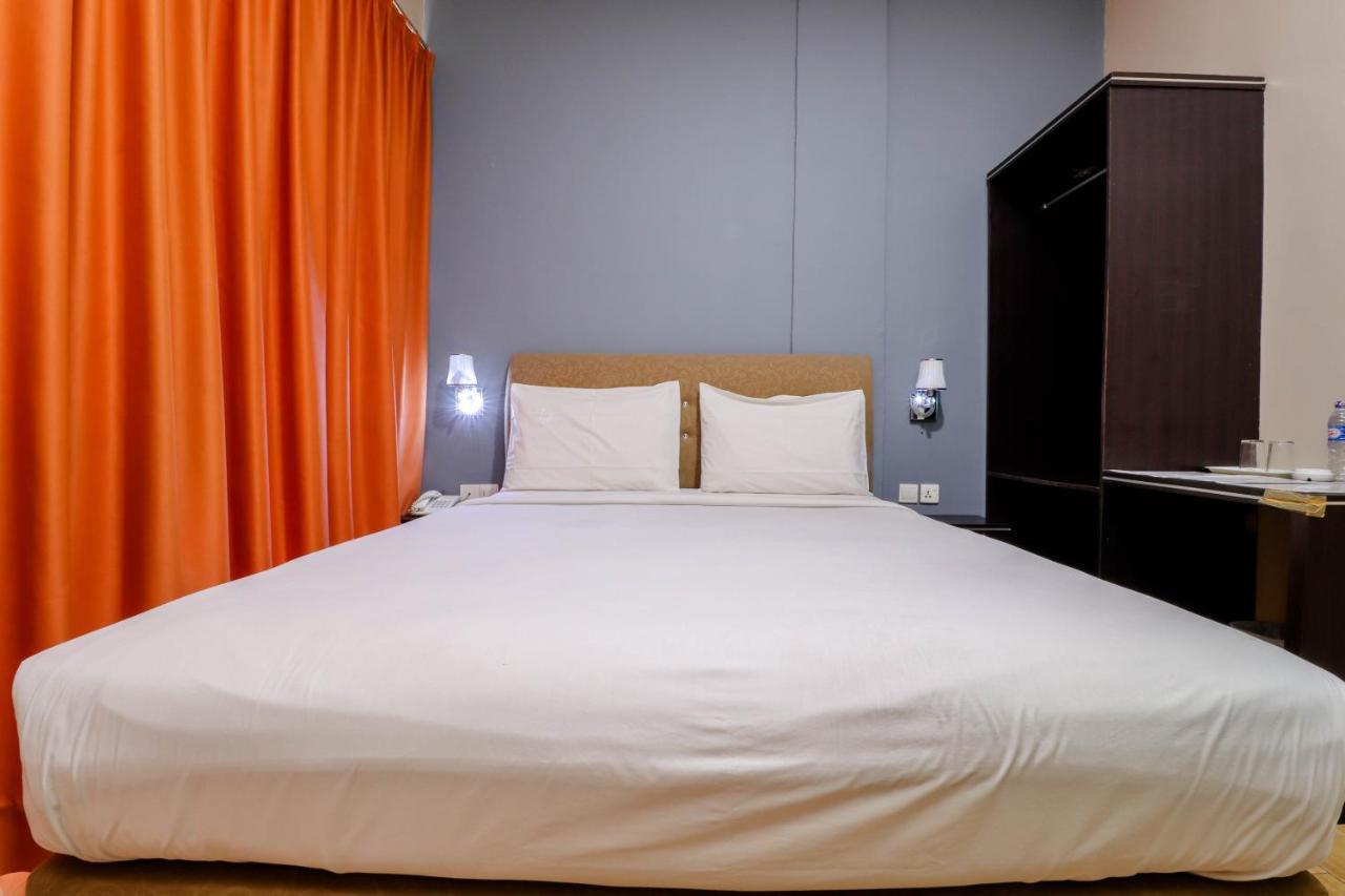 Hotel Blitz Batam Exteriér fotografie