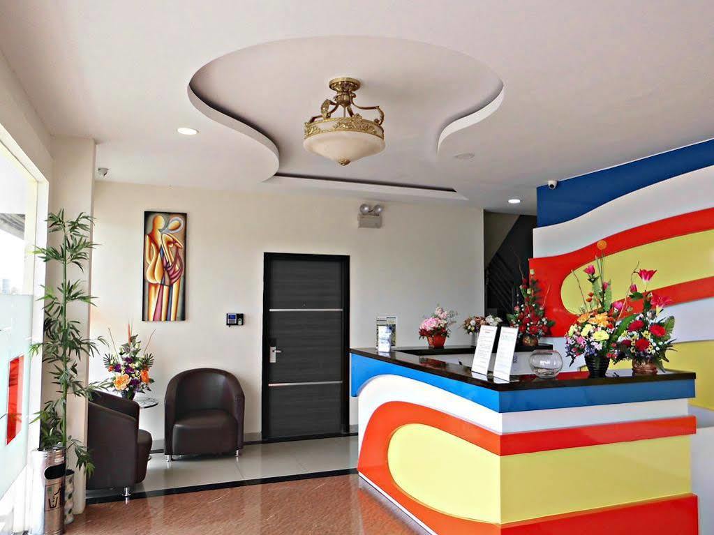 Hotel Blitz Batam Exteriér fotografie